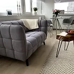 Leo Apartment