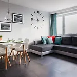 Apartment River Front, Great View From 14Th Floor, Next To Pge Narodowy Stadium, Torwar - By Warsawskyline Apartments