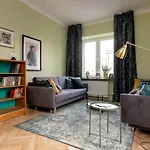 Hala Mirowska Stylish Apartment