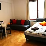 Center Warsaw - Apartmenty Jana Pawla II