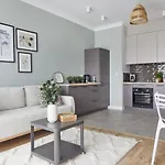 Metro Imielin Apartments