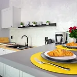 Stylish Studio In The Heart Of The City.