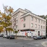Metro Plac Wilsona Apartment