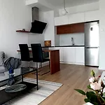 Cozy Apartment In Wilanow