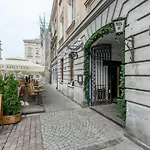 Freta 48 Studio P&O Serviced Apartments