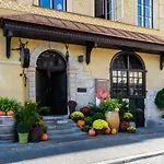 Rynek Starego Miasta 19