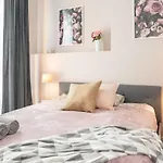 Superapart Aignera Apt 4, Family Friendly Oasis