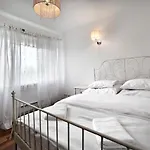 3 bedrooms Apartment Zoliborz Gwiazdzista