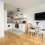 New Studio In Fancy Neighborhood