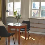 Labo Apartment Barbakan