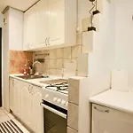 Mlociny Metro Apartment 2