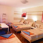 Lama Rooms