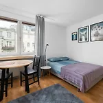 Warsaw Central Apartment Zlota