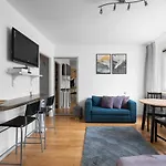 Warsaw Central Apartment Zlota