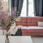 Cozy And Spacious-Golden Apartment-City Center&S42