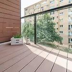 Cozy And Spacious-Golden Apartment-City Center&S42