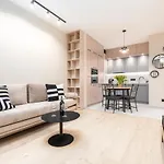 Bg Premium Apartments Mennica Residence