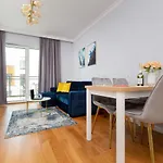 Apartament Dom przy Okrzei by Renters Prestige