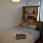 Ohmyhome - Sunny Apartment In City Center