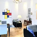 Luxury Suites & Apartments Mondrian Market Square II