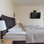 Royal Park Apartments Warsaw Sielecka By Noclegi Renters