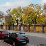 Studio Apartment Ochota Siemieńskiego by Renters