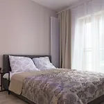 Exclusive 2Br! Apartment In Center +Netflix +Gym