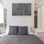 Old Town Ruby Apartment