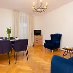 City Center Apartment Elektoralna By Noclegi Renters
