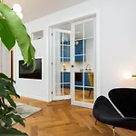 Sienna 65 Premium Apartment With Parking In Warsaw By Renters Prestige