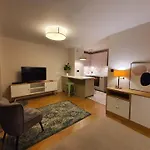 Mlociny Metro Apartment 3