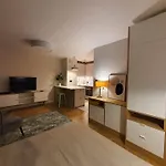Mlociny Metro Apartment 3