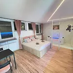 YOURAPART JACUZZI przy ZAMKU KRÓLEWSKIM