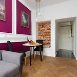 Apartament Przy Placu Zamkowym By Noclegi Renters