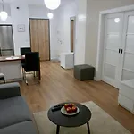 Kieslowskiego Apartment Vis-A-Vis Town Hall