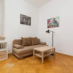 Downtown Studio Apartment By The Park By Noclegi Renters