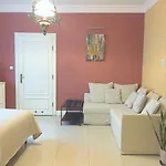 Poznanska Street Apartment