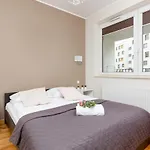 Kolorowy Goclaw Apartment By Noclegi Renters
