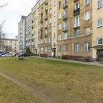 Metro Raclawicka Red Apartment