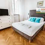 Golden Apartments/Old Town/C2/4