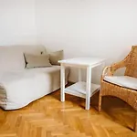 Golden Apartments/Old Town/C2/4