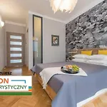 Modern And Cozy- Golden Apartments- Central Location