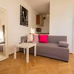 Bright And Cozy- Golden Apartments- City Center- Zelazna
