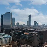 Platinum Towers Apartment With Parking By Renters Prestige
