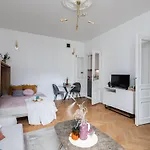 Superapart Krucza 47A