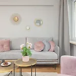 City Center Apartment Near The Vistula By Noclegi Renters