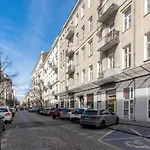 Downtown Studio Apartment Poznanska By Renters