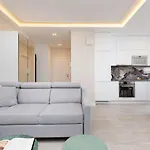 City Center Apartments Grzybowska With Parking By Noclegi Renters