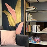 “Apartcalm - Like At Home” - Close To Subway