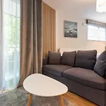 Aleja Solidarnosci Modern Apartment